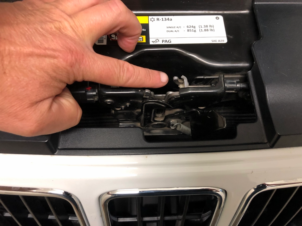 Jeep Cherokee Hood Latch Won't Close