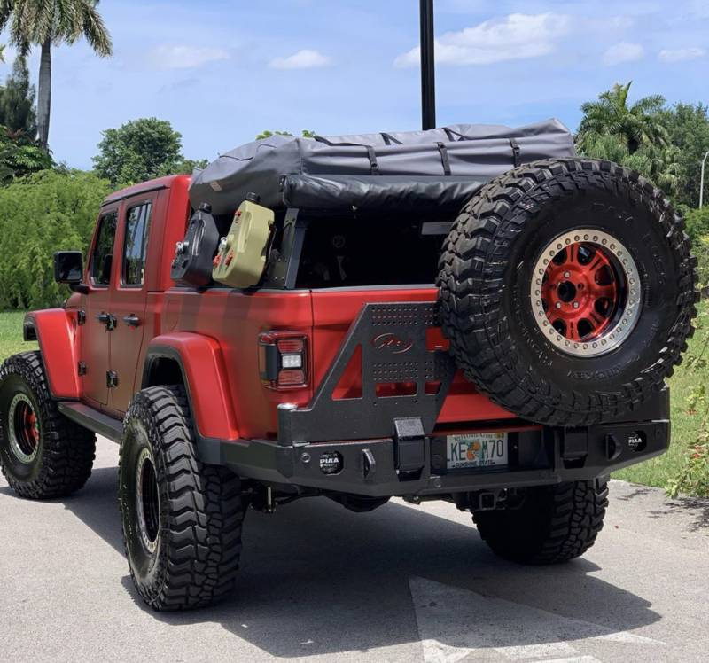 Jeep Gladiator swing-out tire carrier